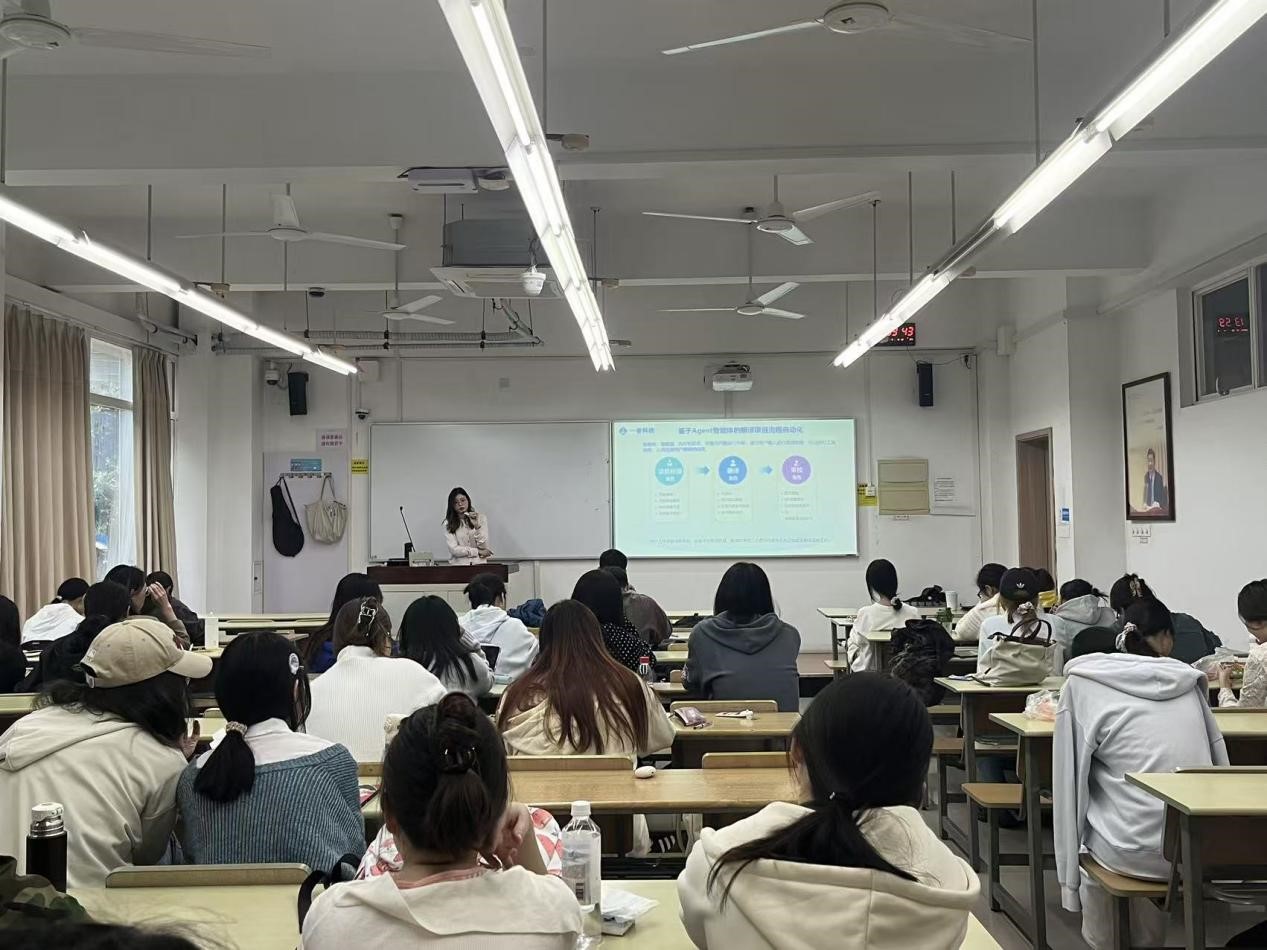 企业专家走进外国语学院翻译专业《汉英笔译》课堂